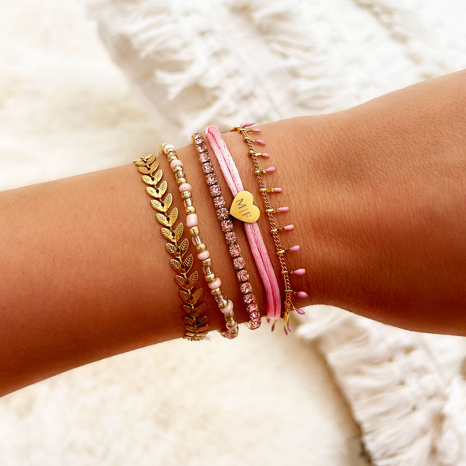 gouden-armparty-met-touch-of-pink