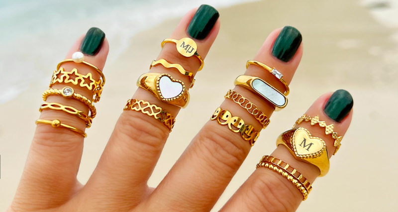 Sieraden en nagellak: hoe je jouw sieraden afstemt op je nagels voor een stijlvolle look!